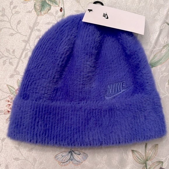 Brand New Nike Peak Beanie Knit Stretch Cuffed Cool Weather Hat Embroidered Logo - Picture 7 of 13